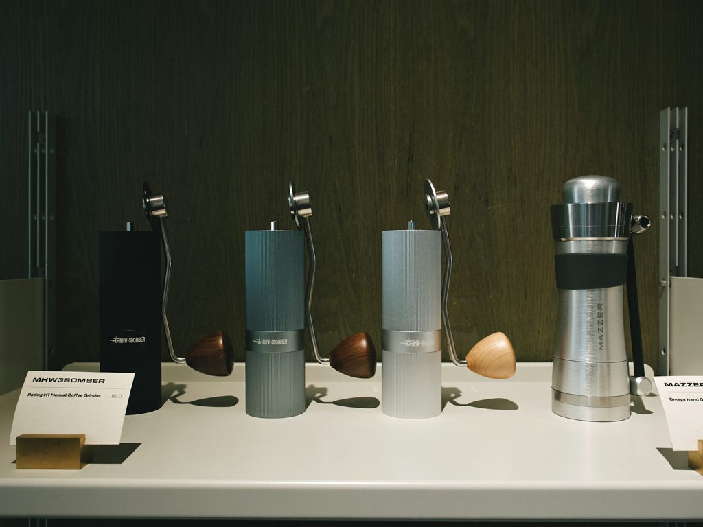 Burr grinder producing consistent coffee grounds